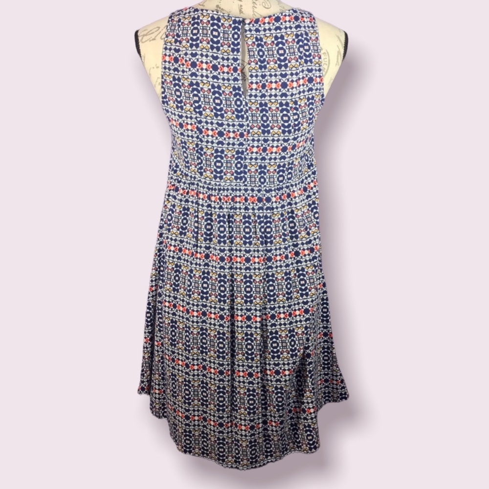 H&M, Geometric Design Sleeveless Dress, Size 4 - Picture 2 of 16